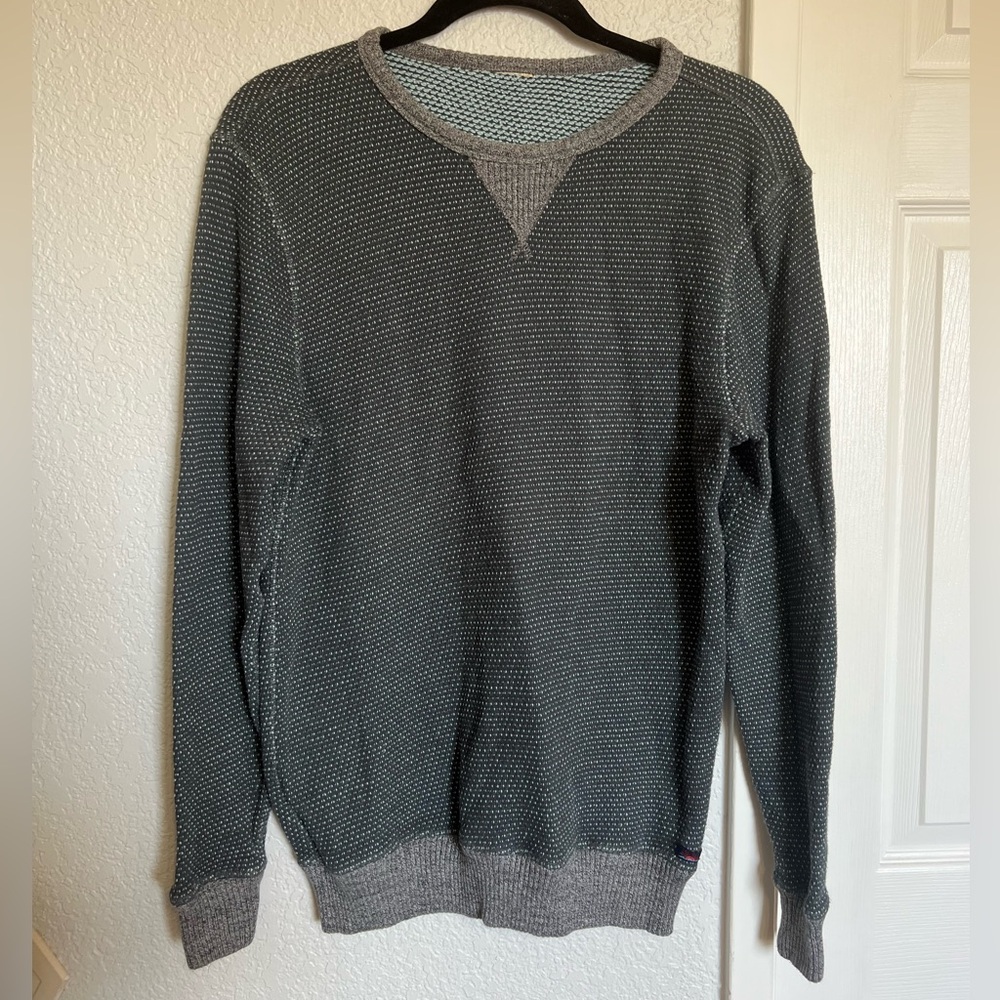 Faherty Men's Textured Crewneck Sweater in Charcoal and Light Gray Trim